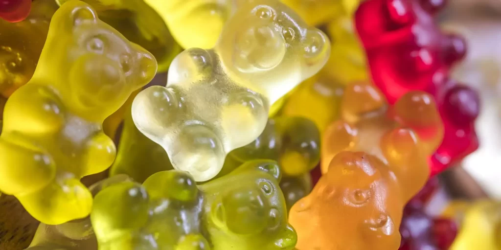 Nature’s Finest in Every Bite: Exploring Live Resin-Infused Gummies